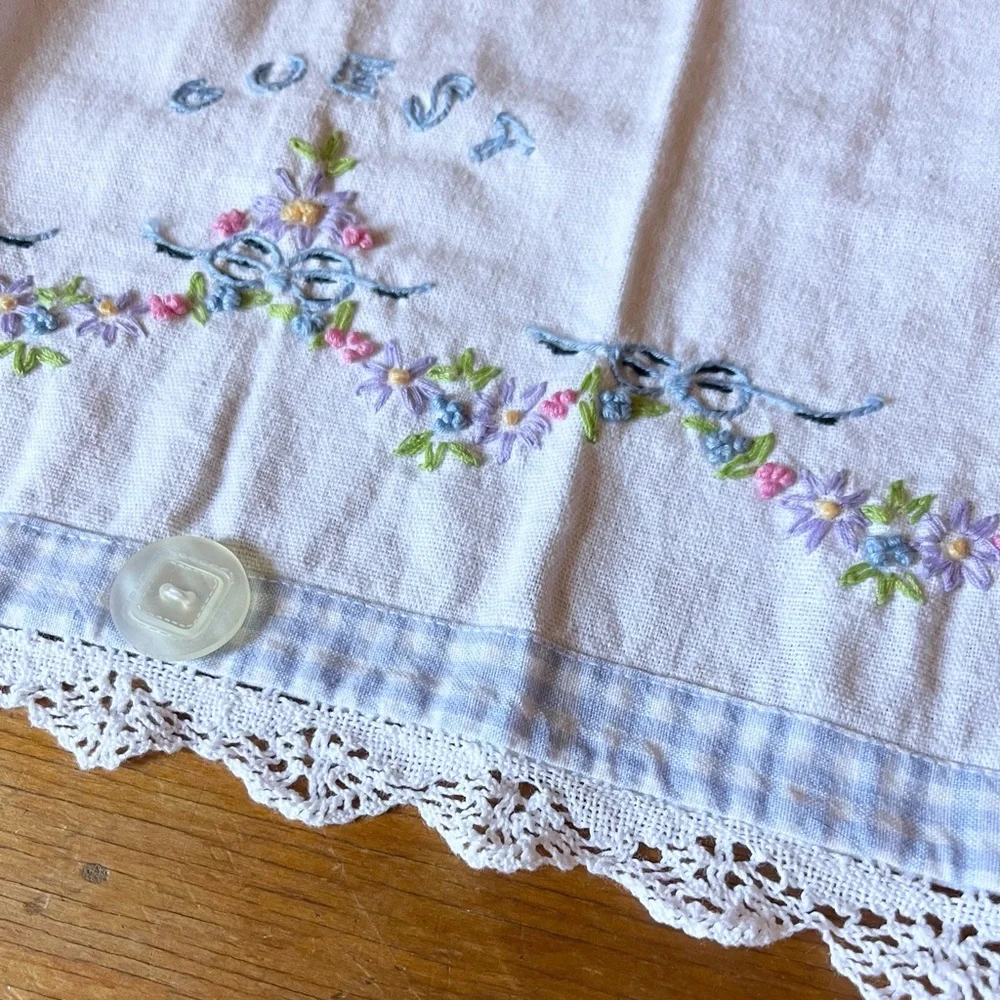 Two’s Company “Guest” Hand Towel